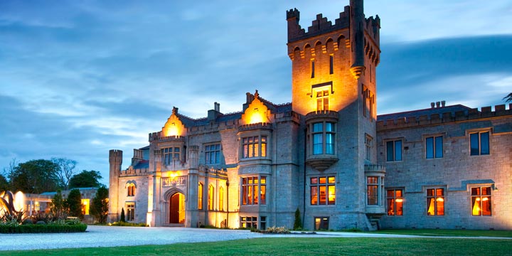 Hãy khám phá những kỳ nghỉ ở lâu đài tại Ireland và Scotland để trải nghiệm không gian thoáng đãng và tuyệt đẹp của vùng đất xanh lá. Những bức ảnh liên quan sẽ đưa bạn đến với những lâu đài đẹp nhất và những kỷ niệm khó quên. 